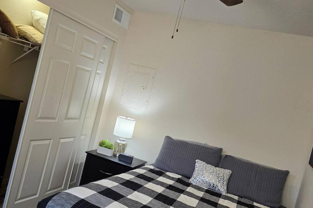 Cozy Updated Cove Of Heaven, 5Mins To Lake Hefner! Oklahoma City Buitenkant foto