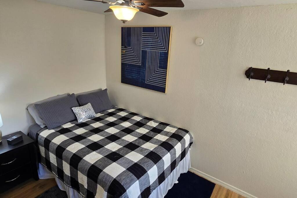 Cozy Updated Cove Of Heaven, 5Mins To Lake Hefner! Oklahoma City Buitenkant foto